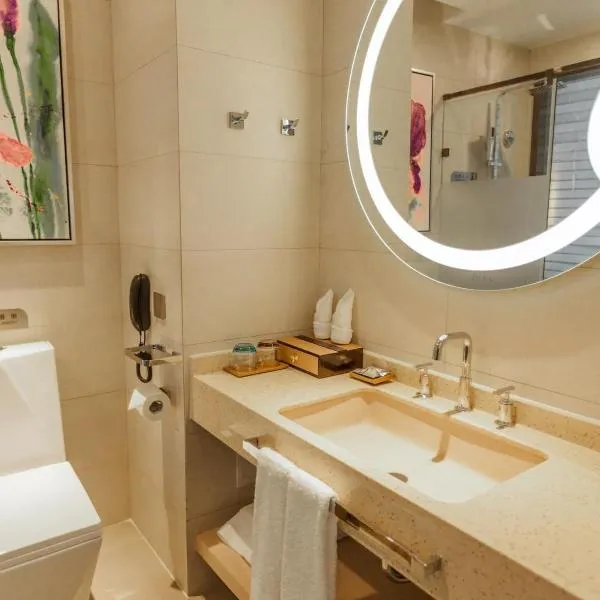 Lavande Hotel Zhangjiakou Victoria Plaza、Zhangjiakouのホテル
