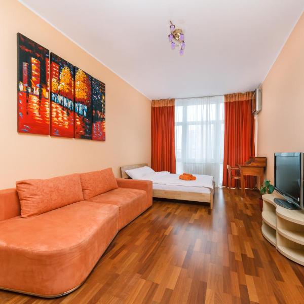 1 bedroom apartment at riverside. Obolonskaya embankment.