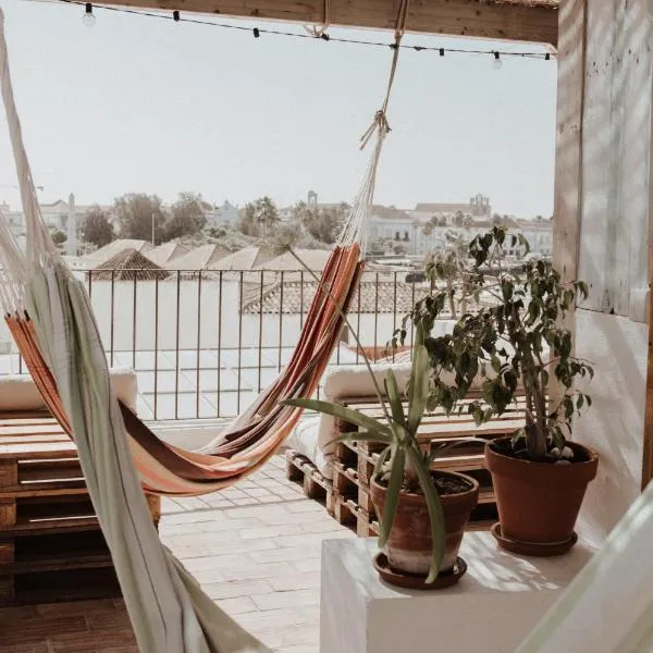 Casa da Madalena Backpackers Hostel, hotel en Faro