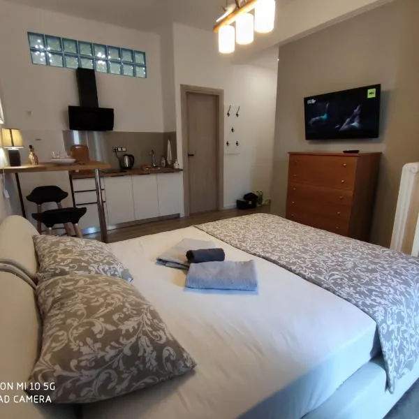 Studio in Kallithea next to Kiprou square, hotell Ateenas