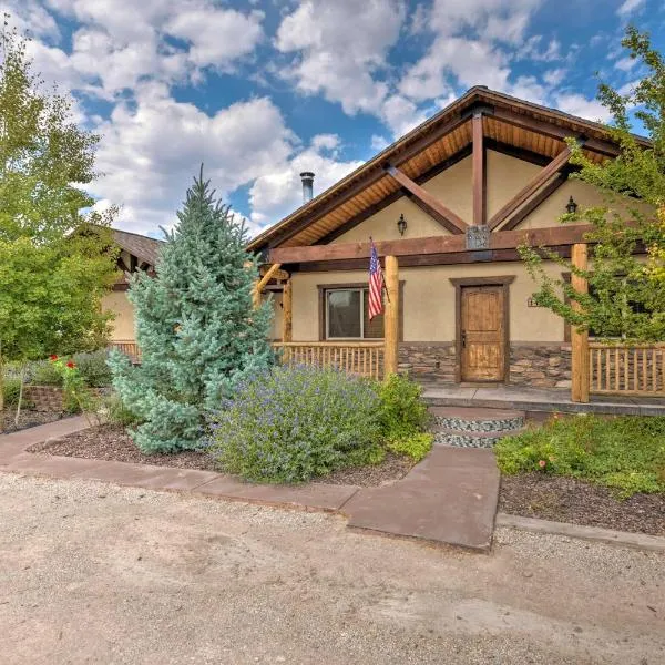 Secluded Sterling Abode Near Palisade State Park!, hotel in Sterling