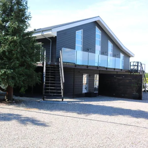 Haramara, Hotel in Vester-Skerninge