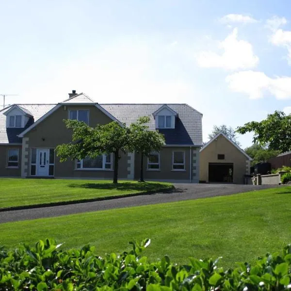 Muff Village Bed & Breakfast, хотел в Muff