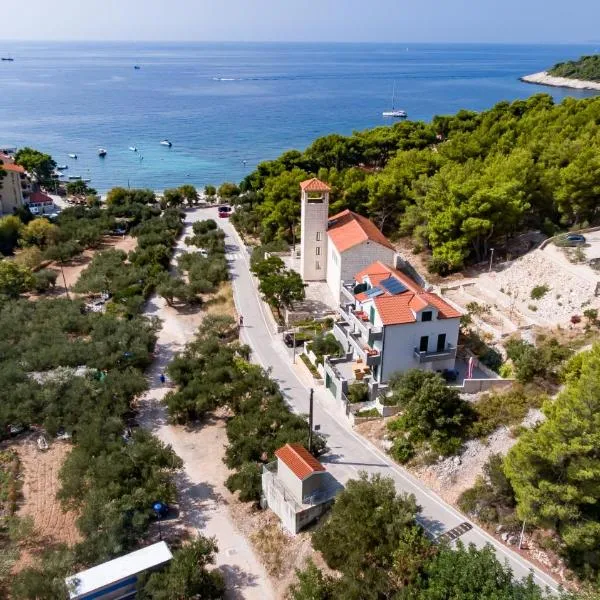 ISLAND HVAR LUXE Holiday Villa Maslina with Beach, Hotel in Milna
