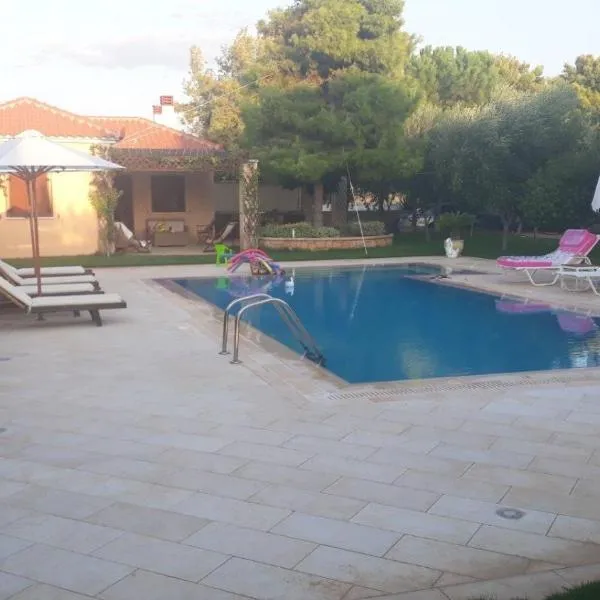 MEDITERRANEAN GARDEN VILLA, hotel v destinaci Vathí