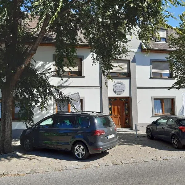 Haus56, hotel in Podersdorf am See