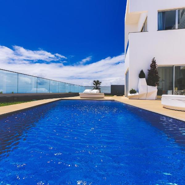 Luxury villa Carlota with private pool by HR Madeira