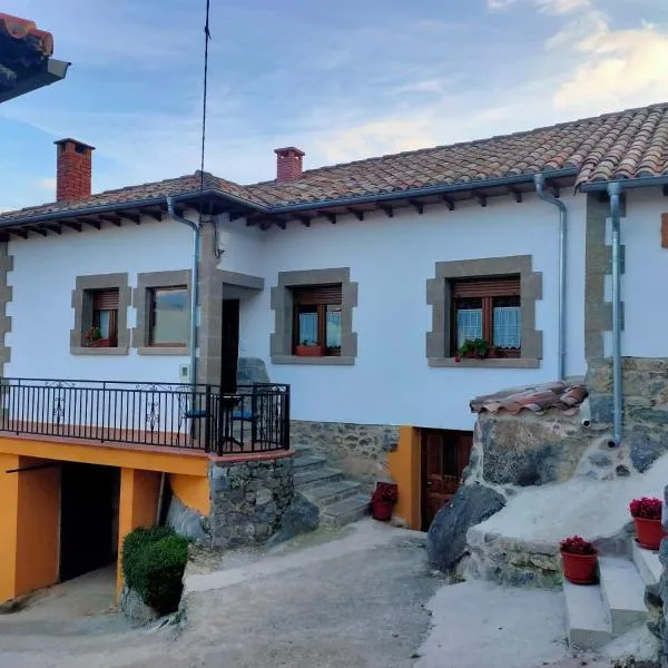 Casa Rural el Enebral en Potes Picos de Euopa, hôtel à Colio