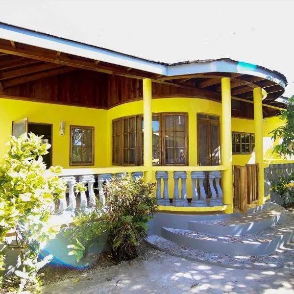 R&V VILLA, hotel in Negril