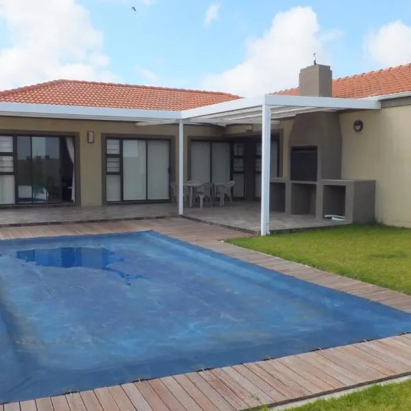 B.R.O.Homes and Villas, hotel in Port Elizabeth