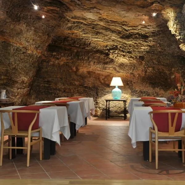 Hotel Cervaria, ξενοδοχείο σε Cervera del Río Alhama