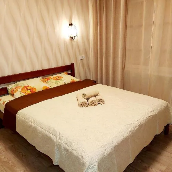 1к квартира Оболонь- м.Минская и Героев Днепра, hotel en Kiev