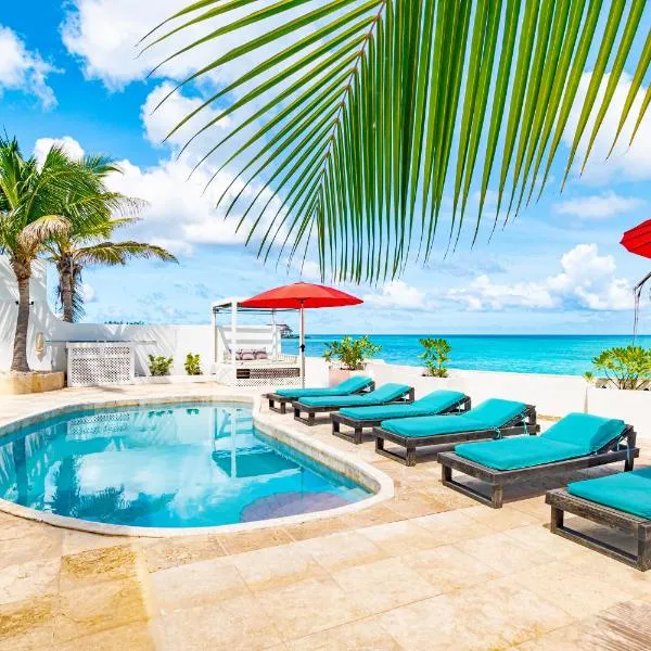 Caprice 7 -Oceanfront Villa - Gated Community with Pool, Hotel in Nassau