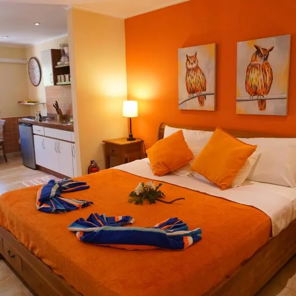 Cariñas Studio Apartments, hotell Palm-Eagle Beachis