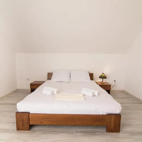 Margit Sziget, hotel v destinaci Svaljava