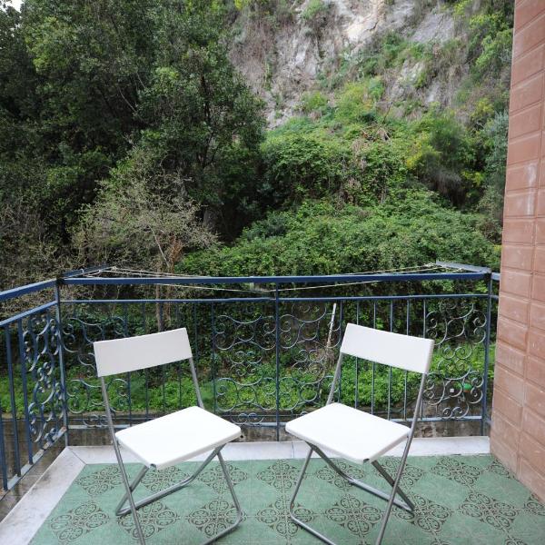 One bedroom appartement at Maiori 50 m away from the beach with furnished balcony and wifi
