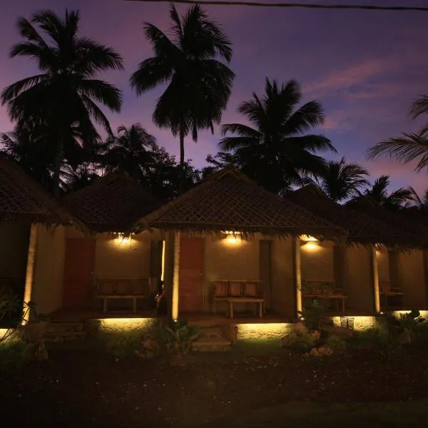 Bale Karang Cottages, hotel v destinaci Batukaras
