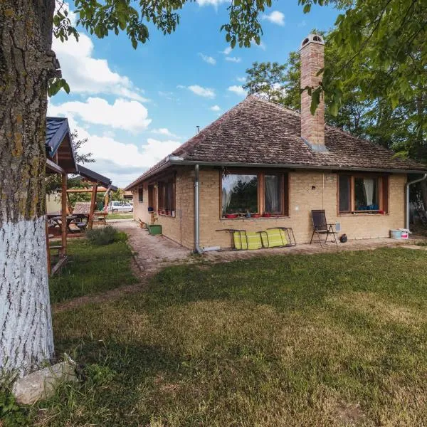 Sobe Kod Baje - Baranjska Kuća، فندق في Karanac