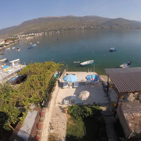 Beachfront Apartments Grunche, hotel v destinaci Ohrid