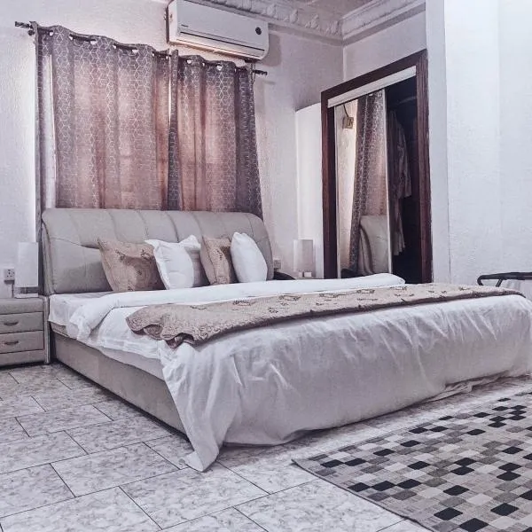 Hill View Hotel West Airport, hotel i Accra
