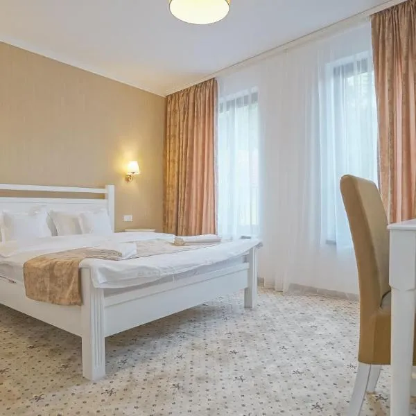 Monarch House, hotel a Braşov