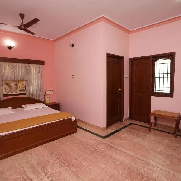 Lloyds Serviced Apartments,Krishna Street,T Nagar, hotel in Chennai