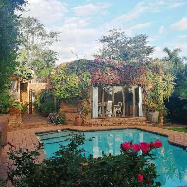 Feather Tree Bed and Breakfast, hotel v destinaci Centurion