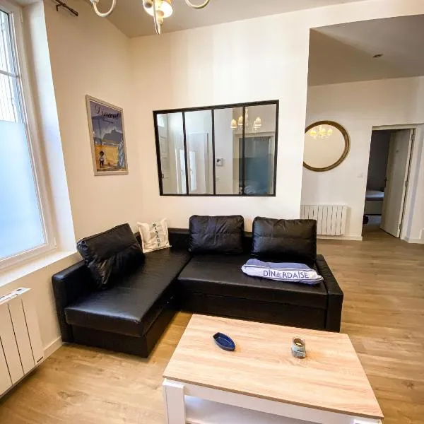 APT bord de Mer, hypercentre Dinard, Parking prive, ξενοδοχείο στη Ντινάρ