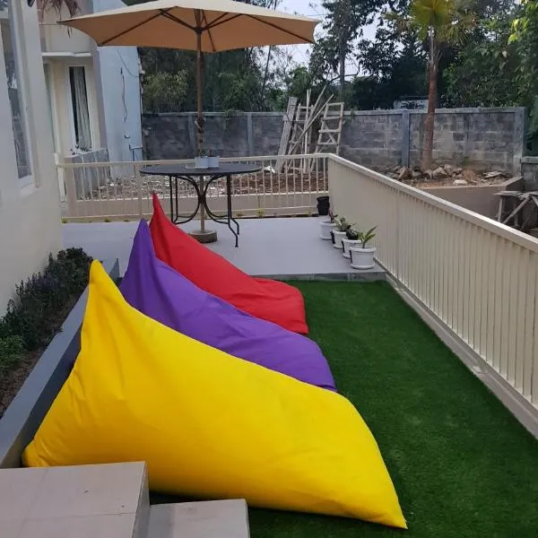 Villa Allesha Batu, hotel in Batu