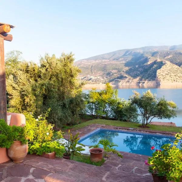 Villa sur le lac Bin el ouidane, hôtel à Aït Irizane
