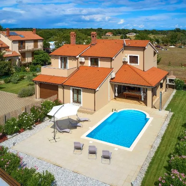 Villa Bartona for 8 persons with private Swimmingpool、プーラのホテル