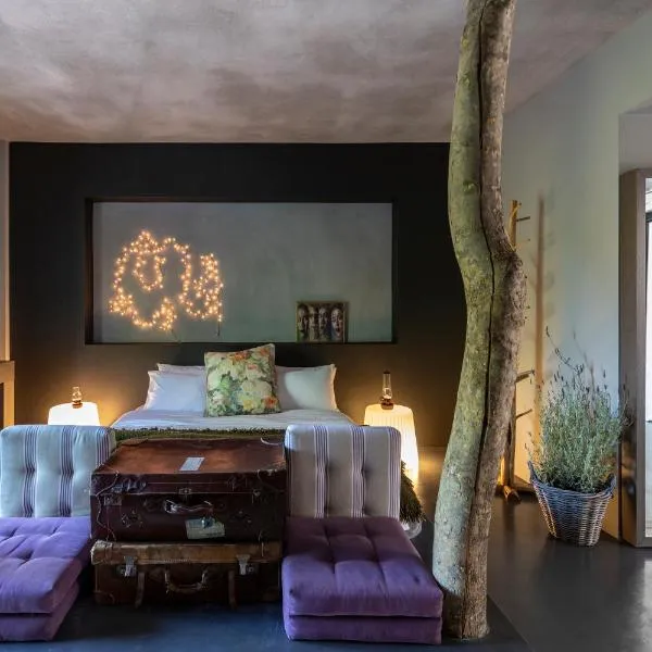 Oniropetra Boutique Hotel、カルペニシのホテル