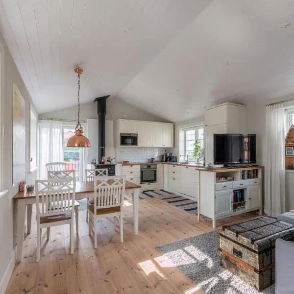 Small Red House In Central Vaxholm, hotel in Vaxholm