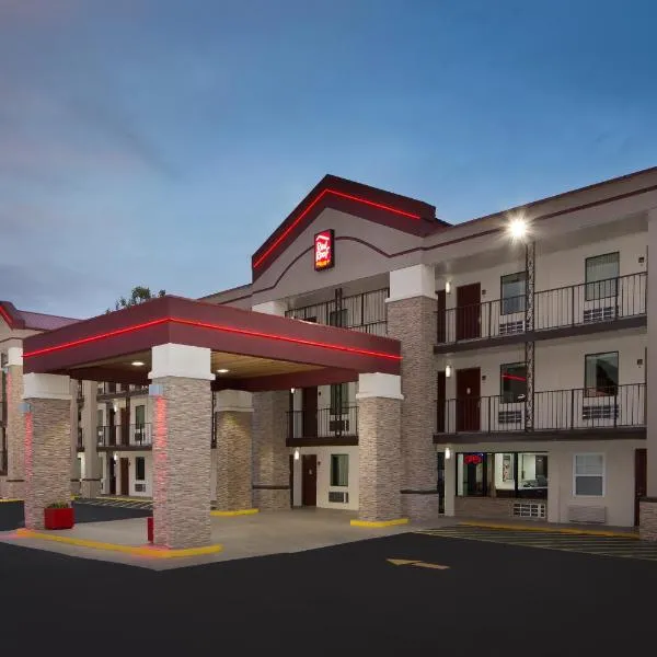 Red Roof Inn PLUS+ Birmingham East – Irondale/Airport, hotel en Birmingham