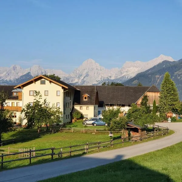 Pension ALPENHAUS, hotel u gradu Vorderstoder