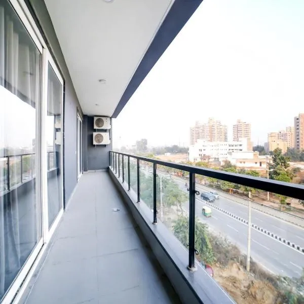 Flora Residency, מלון בגורגאון