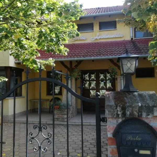 Cserke Apartmanház、チェルケスールーのホテル