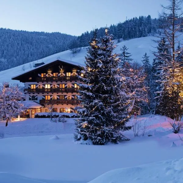 House of Hütter - Wachtelhof & SPA, hotel di Maria Alm am Steinernen Meer