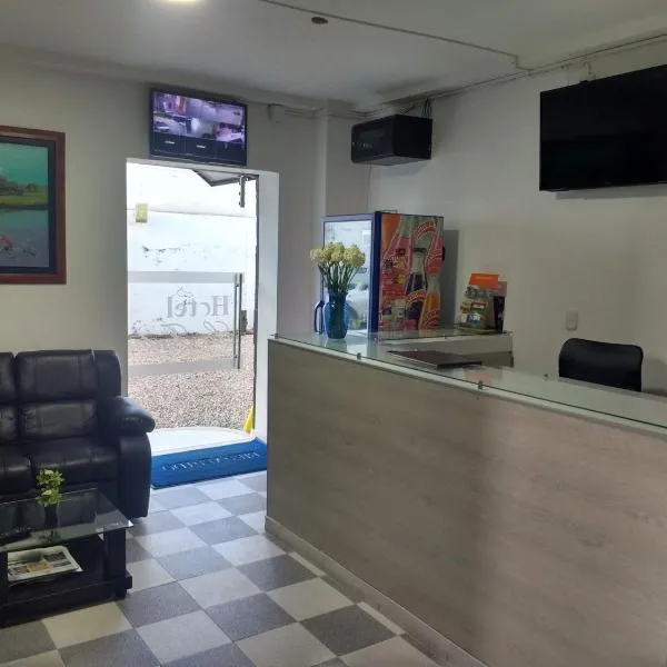 HOTEL LA FONTANA, hotel Yopalban