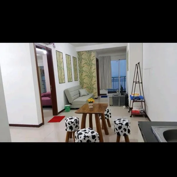 2 BR Jungle Decor Beautiful Sea View Fast Internet Top Of The Mall, Hotel in Jakarta