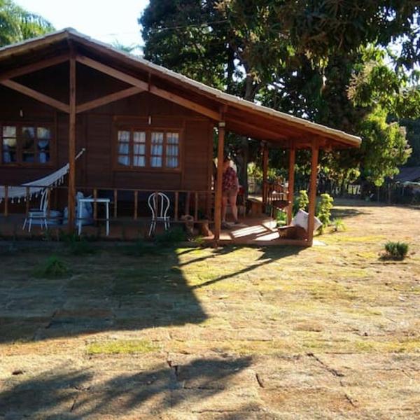Casa de Madeira com Fogão a Lenha lagoa no fundo para 8 pessoas, Morada Nova de Minas