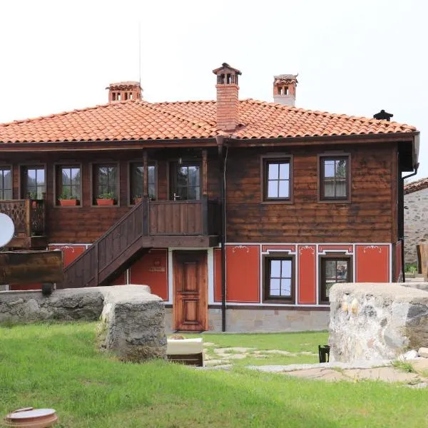 Red House, hotel v destinaci Koprivštica