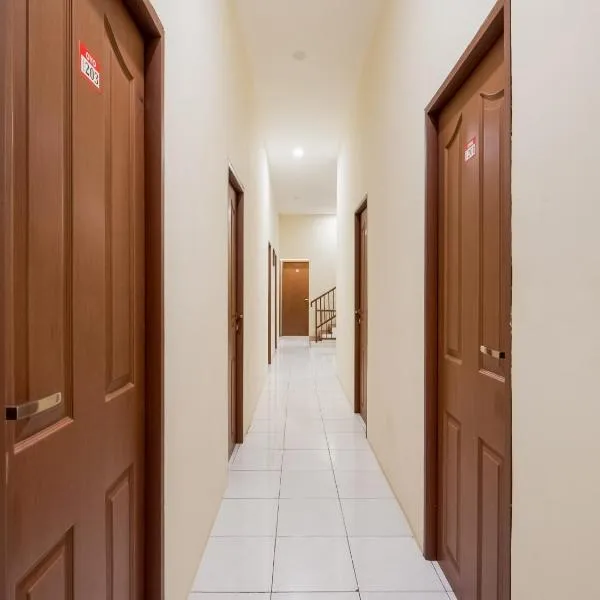 RedDoorz near BG Junction Surabaya, hotel v destinaci Surabaja