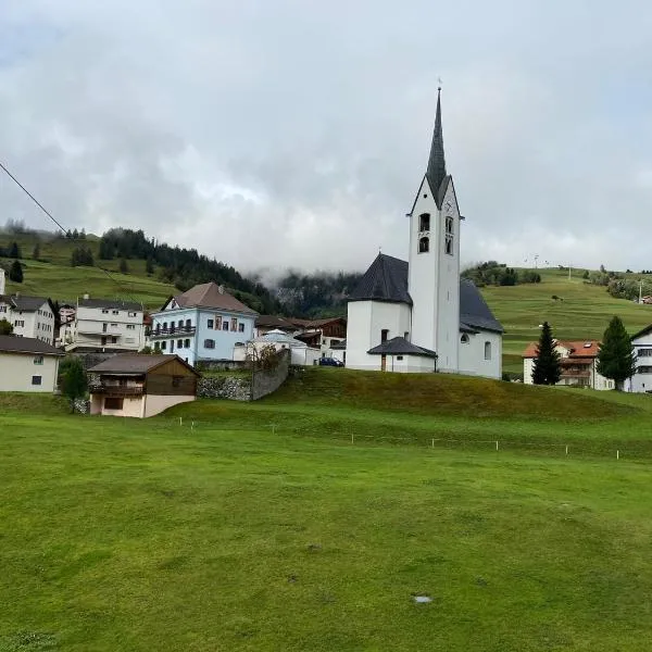 Bauernhof Sot Curtegns, Hotel in Savognin