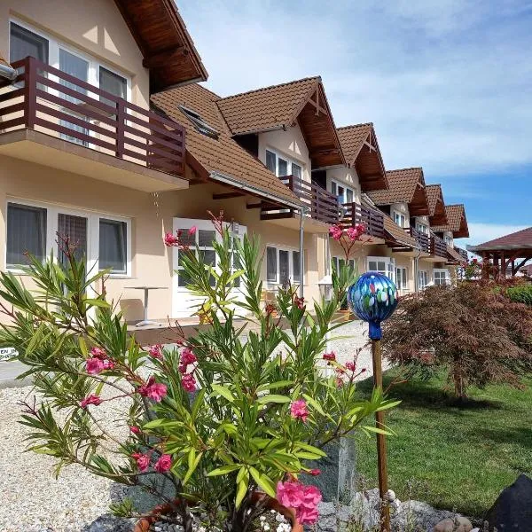 Petrovics Apartmanház 1, hotel v Buku