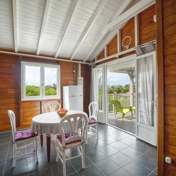 VILLA CANA avec SPA -Proche bourg - Calme - sans coupures d'eau, hotel din Terre-de-Haut