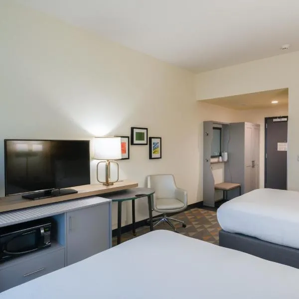 Holiday Inn Joplin by IHG, hótel í Joplin
