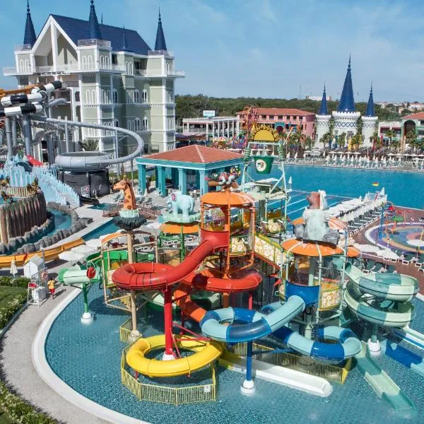 Granada Luxury Belek - Family Kids Concept, hôtel à Belek