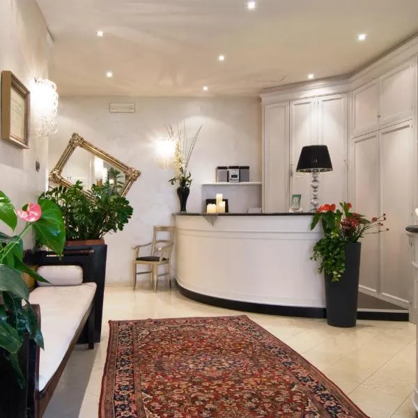 Hotel Ferro di Cavallo, хотел в Павуло нел Фриняно