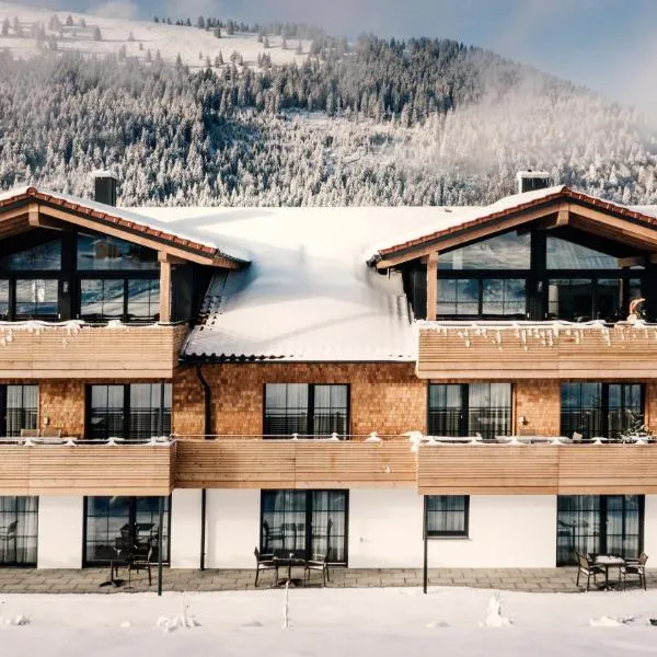 Alpin Lodges - Moderne Appartements mit Zugang zu 3000 qm SPA Panoramahotel Oberjoch、バート・ヒンデラングのホテル